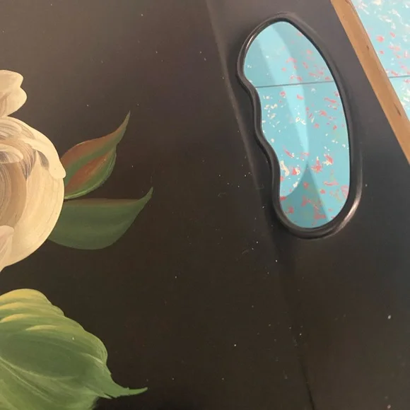 Vintage Octagonal Black Metal Toleware Tray with Exquisite Cream Roses &Leaves - Picture 5 of 8